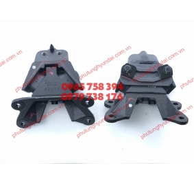 218117C600 CAO SU CHÂN MÁY TRƯỚC HYUNDAI TRAGO